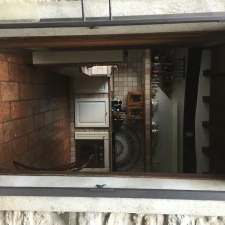 Lombardi Apartment *