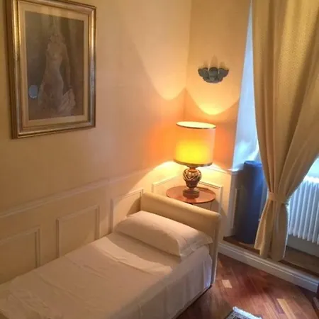 Lombardi Apartment *
